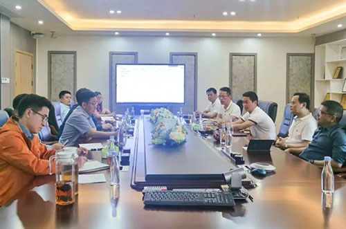 厦门市集美区副区长曾胜军一行走访YABO鸭脖指导工作