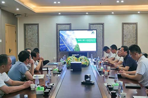 厦门市委常委、常务副市长黄晓舟一行莅临YABO鸭脖指导工作